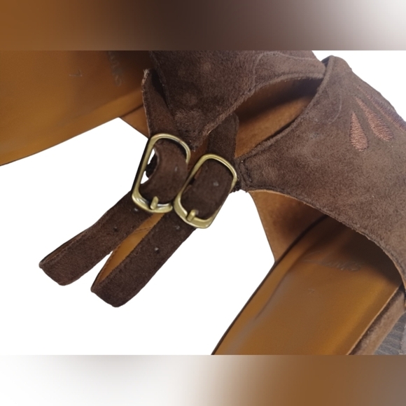 Clarks EUC Brown Leather Round Toe Shoes Size 7 - Picture 5 of 8